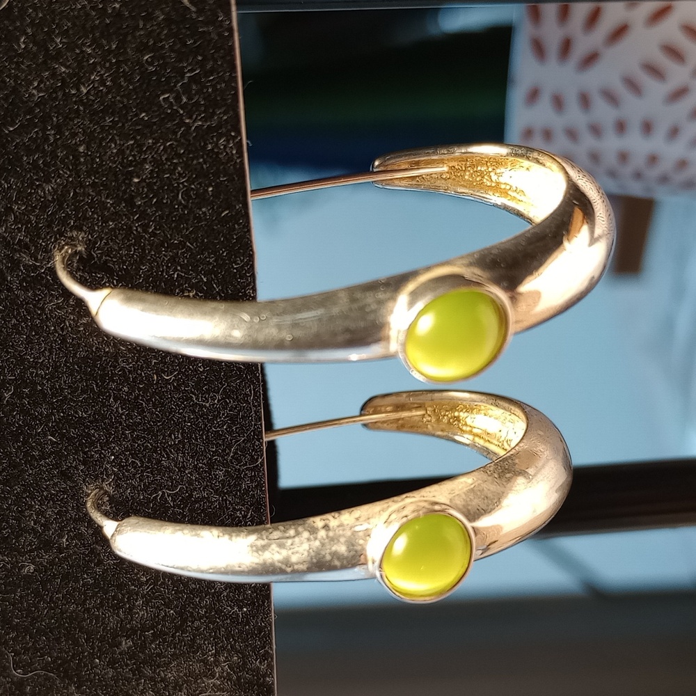 Silver plated Modern Hoop Earrings Green Faux Gem